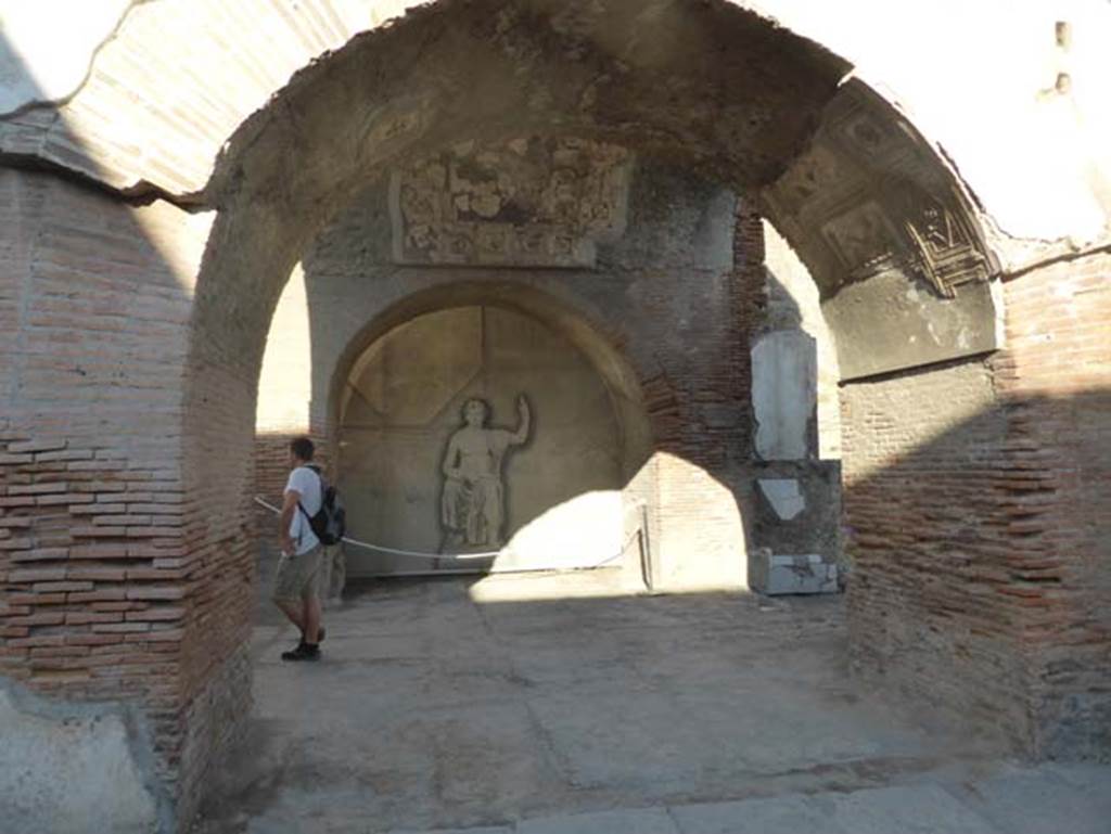 Herculaneum, September 2015. 
Looking north in the four-sided arch, which would have led into the east portico of the Augusteum, also known as the Basilica.